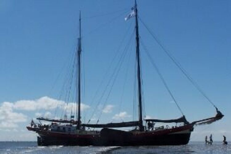 zu sehen ist ein Segelschiff bei einem Segelausflug des JRK Neidlingen
