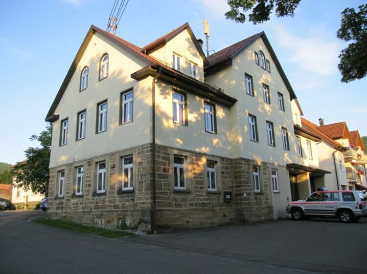 zu sehen ist das Gebäude "Alte Schule" in Neidlingen